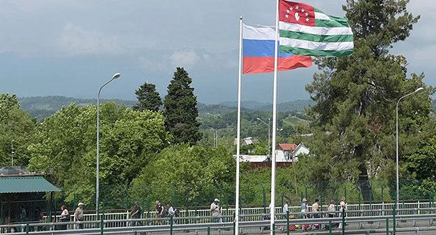 Переход к КПП на границе Краснодарского края и Абхазии. Сочи, 25 августа 2019 года. Фото Светланы Кравченко для "Кавказского узла".