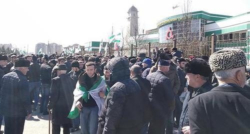 Участники митинга в Магасе. 26 марта 2019 г. Фото Умара Йовлоя для "Кавказского узла"