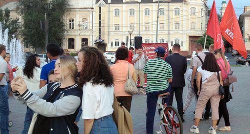 Участники митинга в поддержку КПРФ. Фото Алены Садовской для "Кавказского узла"