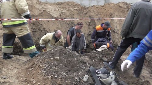 Обвал грунта при проведении земляных работ в г. Нальчик/ Фото: пресс-служба МЧС 
