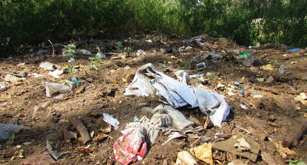 Мусор на месте ликвидированной свалки у хутора Репино. Фото Вячеслава Ященко для "Кавказского узла"