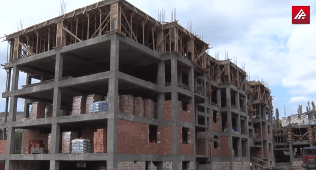 Скриншот видео строительства дома в Шамахы, сентябрь 2019 года. https://www.youtube.com/watch?v=eOaNLL9-oXY