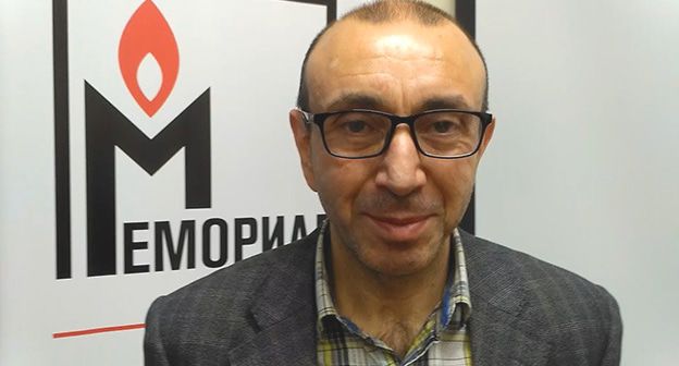 Султанхан Ибрагимов. Скриншот видео ПЦ Мемориал https://memohrc.org/ru/news_old/minfin-vyplatit-dagestancu-800-tys-rubley-za-nezakonnoe-ugolovnoe-presledovanie-1