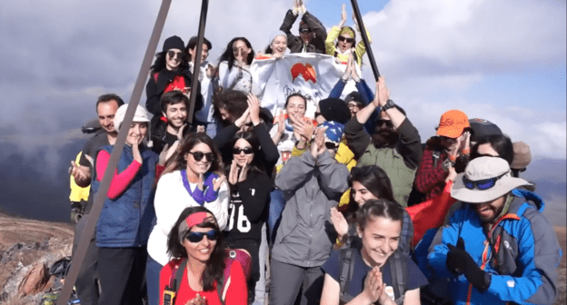 Скриншот видео восхождения на Амулсар 29 сентября 2019 года, https://www.facebook.com/tehmine.yenoqyan/videos/2481408535239019/