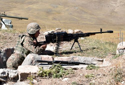 Армянский солдат. Фото пресс-службы Минобороны Армении. http://www.mil.am/ru/news/6911