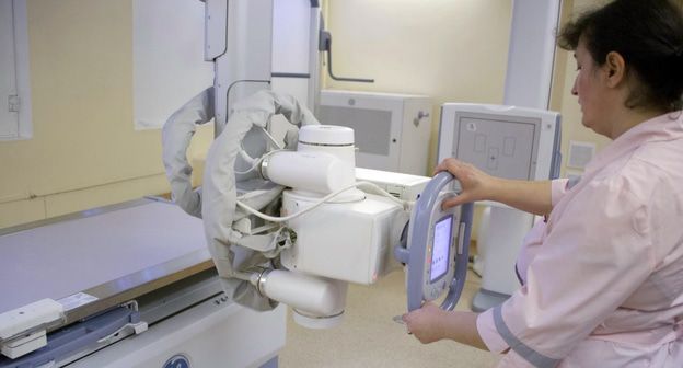 Сотрудница Каякентской районной больницы. Фото Пресс-служба  Каякентской районной больницы https://xn--80aadoxbbx3ahk5czgh.xn--p1ai/  