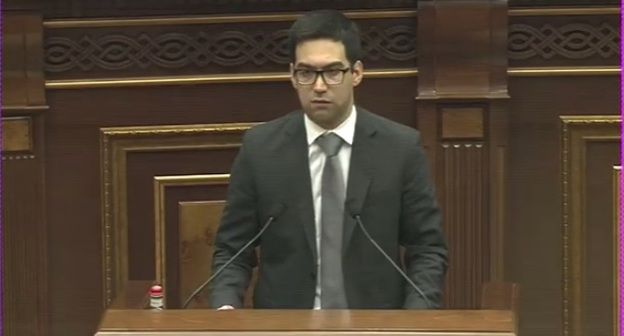 Министр юстиции Армении Рустам Бадасян. Фото: скриншот с видео на канале в Youtube Parliament of Armenia https://www.youtube.com/watch?time_continue=8278&v=_st3JwD6rWM 
