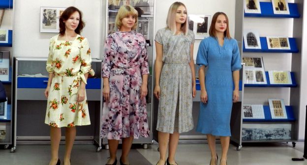 Демонстрация платьев на выставке городского костюма в Волгограде. Фото Татьяны Филимоновой для "Кавказского узла".