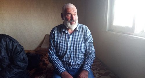 Участник голодовки в махачкалинском микрорайоне ДОСААФ. 25 октября 2019 года. Фото Расула Магомедова для "Кавказского узла"