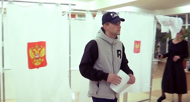 На выборах в собрание представителей Беслана 27.10.2019. Фото: кадр видео 
iRYSTON TV https://www.youtube.com/watch?time_continue=3&v=eo8LQREPRFE