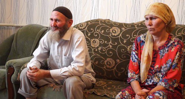 Родители одного из героев фильма Курманали Атаева. Фото: стопкадр видео фильма "Обманутые" https://www.youtube.com/watch?v=cVT3AqXJSnU