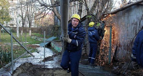 Ликвидация аварии на водопроводе. Фото: Карина Сардарян https://krd.ru/novosti/glavnye-novosti/news_14112019_082854.html#news-62213-7