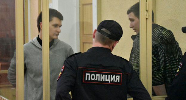 Ян Сидоров и Владислав Мордасов в зале Ростовского облсуда. Фото Валерия Люгаева для "Кавказского узла"
