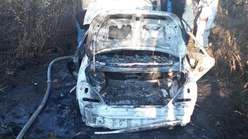Автомобиль стрелявших по летнему кафе "Сан-Ремо" в Сухуме, найденый сгоревшим. Фото: Милиция Абхазии. https://www.facebook.com/MVD.Abkhazia/