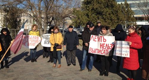 Участники митинга медработников в Астрахани. Фото Алены Садовской для "Кавказского узла".