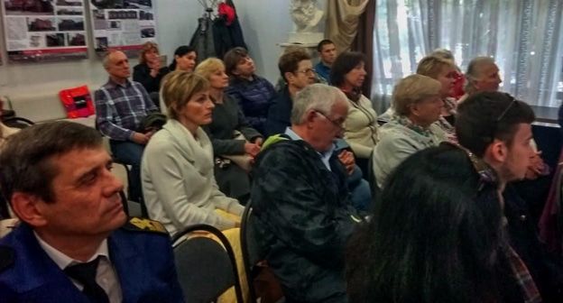 Участники общественных слушаний в Сочи. Фото  Елены Сенцовой для "Кавказского узла"