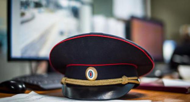 Фуражка сотрудника полиции. Фото Елены Синеок, Юга.ру