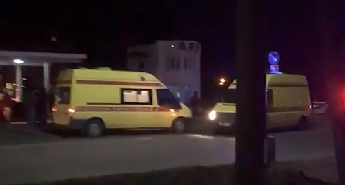 На месте атаки на пост ДПС в Магасе. Стоп-кадр видео tvzvezda.ru
