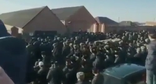 Скриншот видео похорон Кокорхоева в Средних Ачалуках 1 января 2020 года, https://www.instagram.com/p/B6xVxviIIpR/