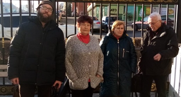 Истцы по делу об отмене постановления Ставропольского края об исключении земель из заказника "Бештаугорский" Андрей Фокин, Валентина Величкина, Елена Суслова и гидрогеолог Владимир Супруненко , фото Аси Капаевой 17 января 2020
