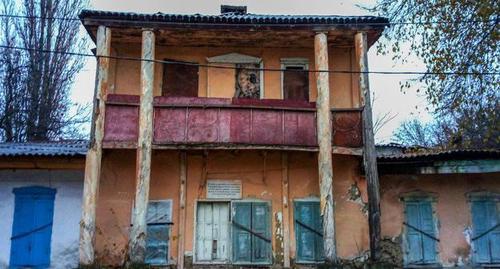 Исторический дом на улице Суворова в Нальчике, декабрь 2018 года. Фото Людмилы Маратовой для "Кавказского узла"