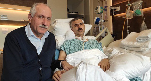 Мехман Алиев и Огтай Гюльалыев в стамбульской клинике 29 января 2020 года. Фото Мехмана Алиева для "Кавказского узла"