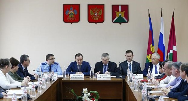 Губернатор Краснодарского края Вениамин Кондратьев представляет нового исполняющего обязанности главы Усть-Лабинского района Сергея Запорожского. 31 января 2020 года. Фото пресс-службы администрации Краснодарского края, http://www.adminustlabinsk.ru