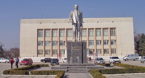Администрация Прохладненского района. Фото: Общественное достояние https://ru.wikipedia.org/