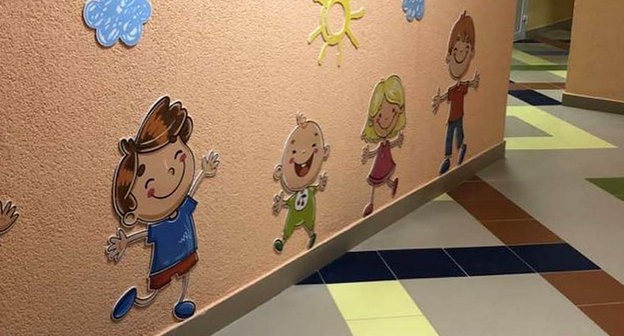 Интерьер детского сада, построенного в Ставрополе в 2019 году в рамках нацпроекта "Демография". Фото пресс-службы администрации города: https://ставрополь.рф/city/gizn_goroda/news/71710/?sphrase_id=2833774