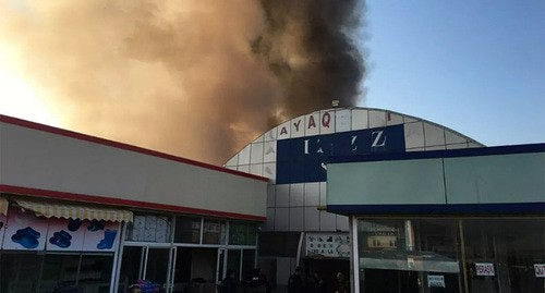 Пожар  в торговом центре "Садарак". Фото: пресс-служба МЧС Азербайджанской Республики

