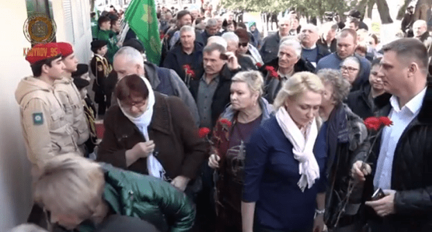 Памятные мероприятия с участием родных псковских десантников и Рамзана Кадырова. Кадр видео со страницы Кадырова в Instagram https://www.instagram.com/p/B9HsLPuoKzd/