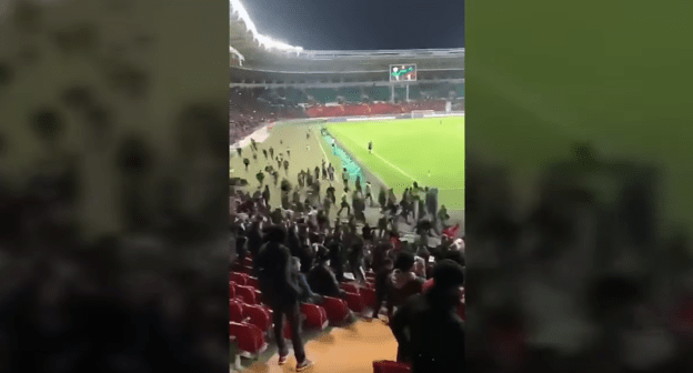 Инцидент на игре "Ахмат" - "Зенит" в Грозном 4 марта 2020 года. Стоп-кадр видео https://www.youtube.com/watch?v=r9ZCuz3KDpg