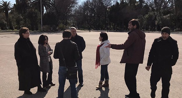 Участники голодовки и их соратники на площади Свободы. Фото Анны Грицевич для "Кавказского узла"