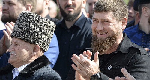 Рамзан Кадыров (справа). Фото: REUTERS/Said Tsarnayev