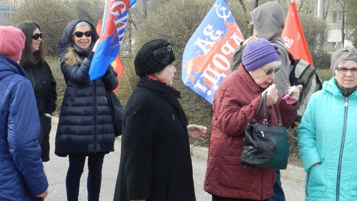Участники митинга на площади Металлургов в Волгограде. Фото Татьяны Филимоновой для "Кавказского узла"