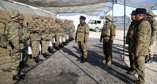 Азербайджанские военные на передовой в зоне карабахского конфликта. Фото Минобороны Азербайджана. https://mod.gov.az