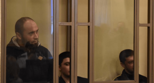 Самир Ибрагимов, Хидирнеби Казуев и Габибула Халдузов в зале суда. Фото Константина Волгина для "Кавказского узла".