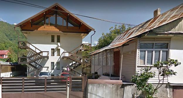 Самострой на улице Ачишховская в Красной Поляне. Сочи, март 2020 года. Фото Светланы Кравченко для "Кавказского узла"