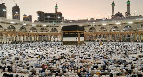Верующие во время молитвы. Мекка. Фото: REUTERS/Waleed Ali