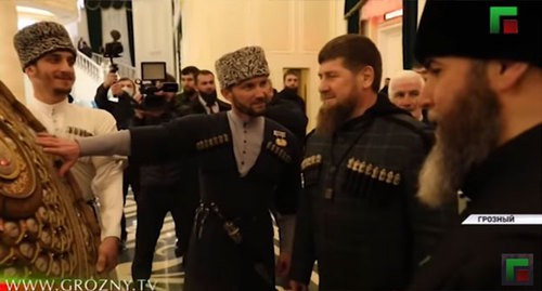 Рамзан Кадыров во время открытия Дворца искусств в Грозном. Кадр видео ЧГТРК "Грозный" https://www.youtube.com/watch?v=o4ViJla_m8k