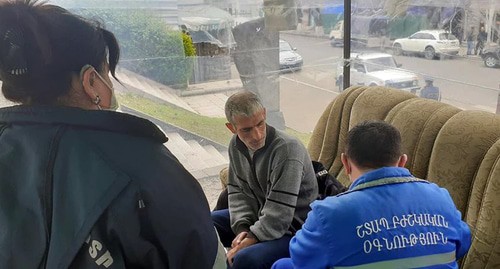 Медики посетили двух граждан, объявившие голодовку в Степанакерте. 29 марта 2020 год. Скриншот сообщения FB Arthur Osipyan https://www.facebook.com/arthur.osipyan.902/posts/529949597922097
