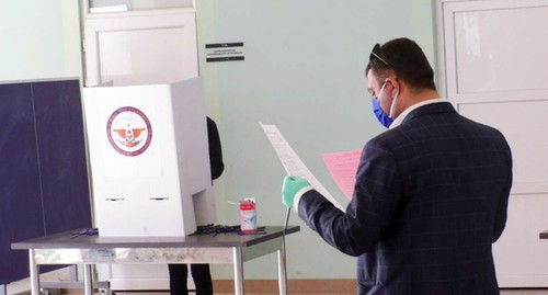 На избирательном участке в Степанакерте. 31 марта 2020 года. Фото Давида Симоняна для "Кавказского узла"
