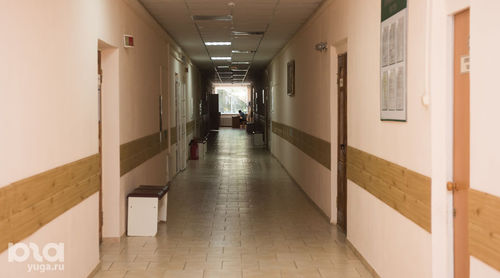Больничный коридор. Фото Елены Синеок, Юга.ру
