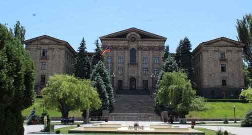 Здание Национального Собрания Армении. Фото Армине Мартиросян для "Кавказского узла"