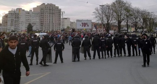 Опустевшая площадь после митинга. Владикавказ, 20 апреля 2020 г. Фото Эммы Марзоевой для "Кавказского узла"