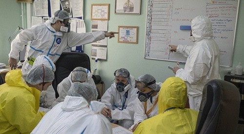 Реаниматологи московской больницы №52. Фото: Юрий Козырев / «Новая газета» 