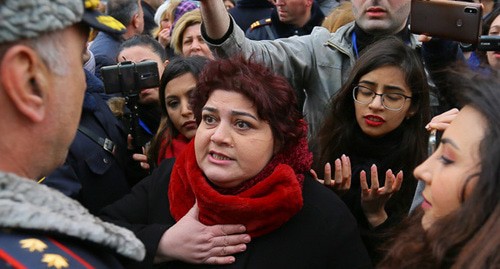 Хадиджа Исмайлова во время акции протеста. Баку, март 2019 г. Фото Азиза Каримова для "Кавказского узла"