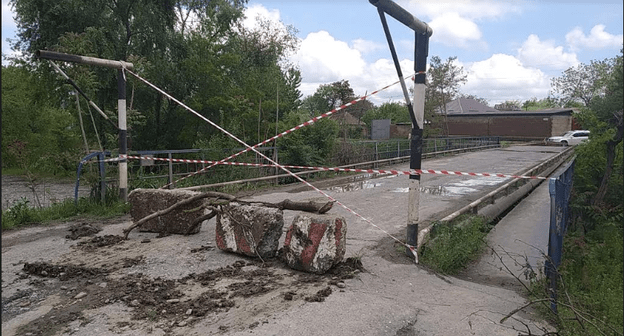 Мост в Троицком. Фото Умара Йовлоя для "Кавказского узла".