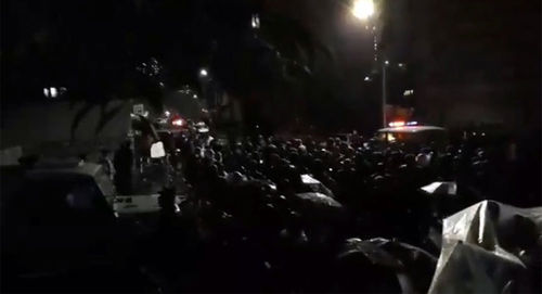Акция протеста в Каджаране. Кадр видео в FB https://www.facebook.com/armine.harutyunyan.775/videos/1660343137446443/