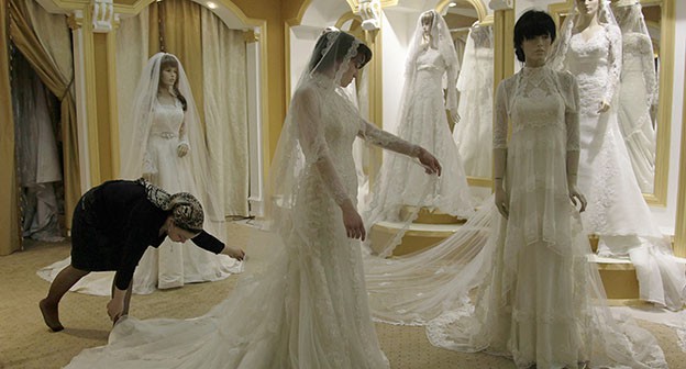 Свадебный салон в Грозном. Фото REUTERS/Diana Markosian